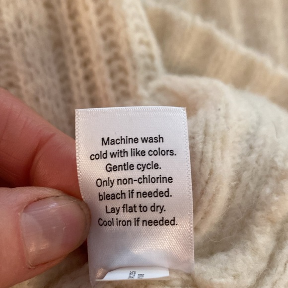 Yummy Sweater Co Oversized chunky cable knit sweater size XS cream color - Picture 5 of 11